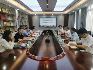 德康集团与bat365官网登录顺利开展校企合作交流并受邀主讲卓越兽医成长讲坛